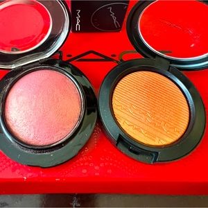 Mac Blush Bundle: mineralize blush in Petal Power & ED blush in Telling Glow